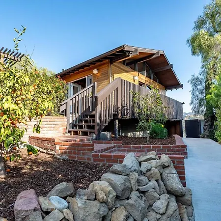 Hollywood Hideaway-2